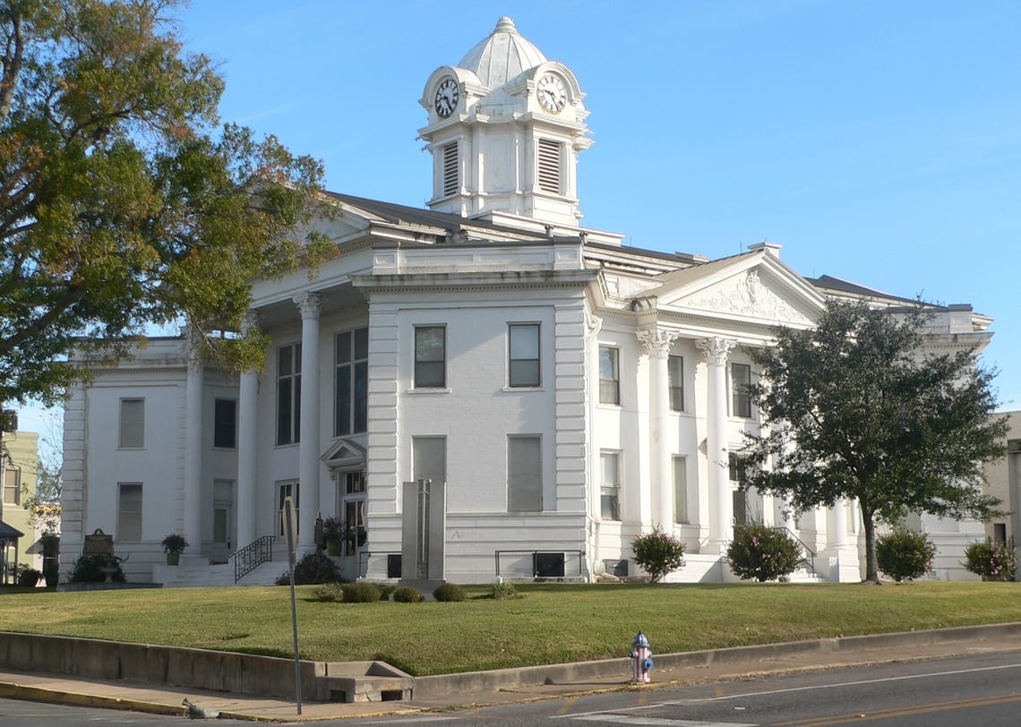 Vernon Parish Courthouse in Leesville, Louisiana, where a lawsuit challenging the Greater Fort Polk Area REALTORS board is expected to be heard.